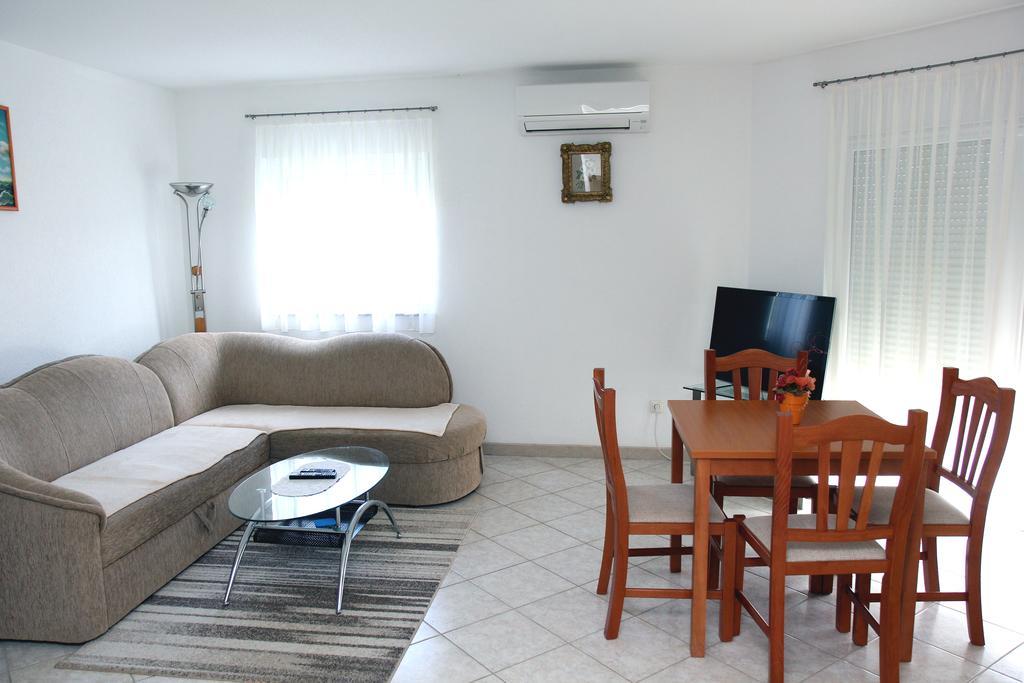 Apartments Kata Biograd Na Moru Exterior photo