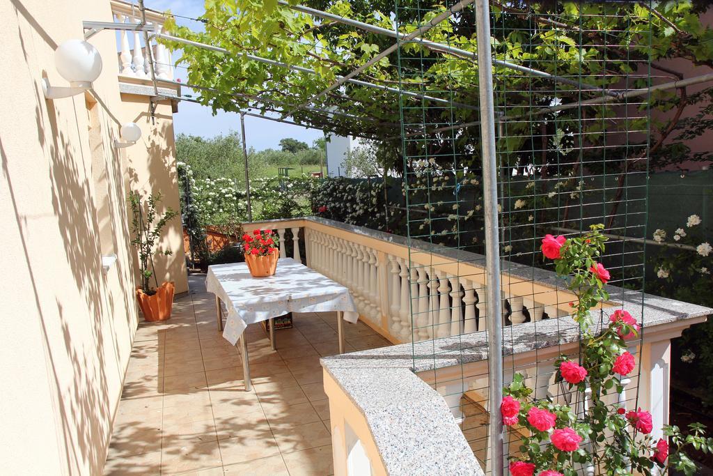 Apartments Kata Biograd Na Moru Exterior photo